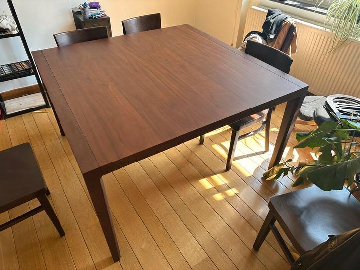 Table bois de noyer massif, Huis en Inrichting, Tafels | Eettafels, Zo goed als nieuw, Ophalen