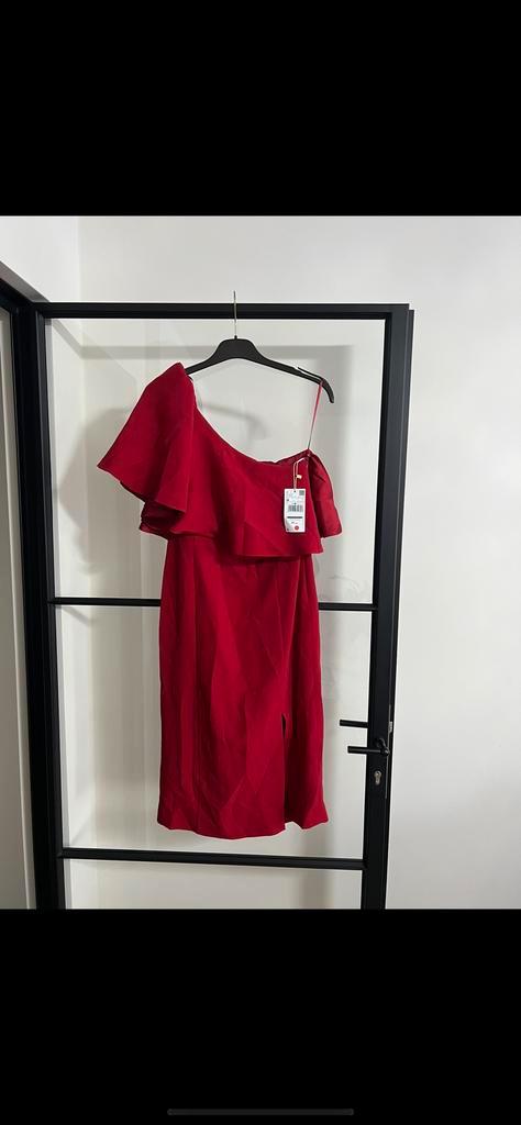 Mango New Red Dress, Kleding | Dames, Jurken, Nieuw, Maat 38/40 (M), Rood, Knielengte, Ophalen of Verzenden