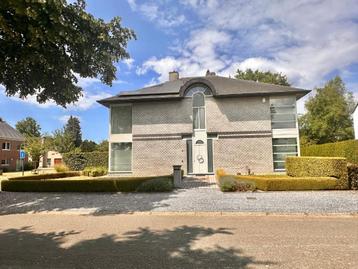 Woning met mogelijkheid uitb. praktijkruimte of kangoeroewo. beschikbaar voor biedingen