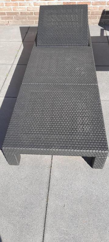 ligbed voor in tuin in 3 delen in perfecte staat  beschikbaar voor biedingen