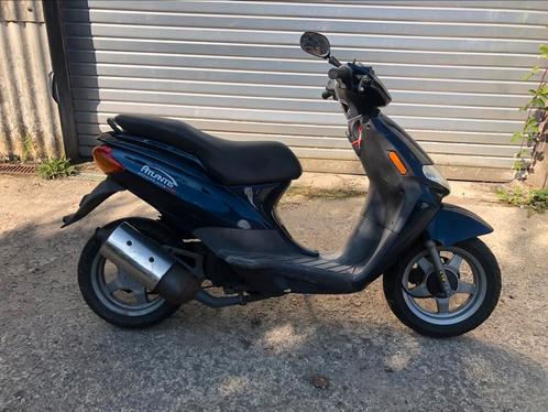 Scooter Derbi Atlantis 50cc 45km/h avec papiers, Vélos & Vélomoteurs, Scooters | Marques Autre, Essence