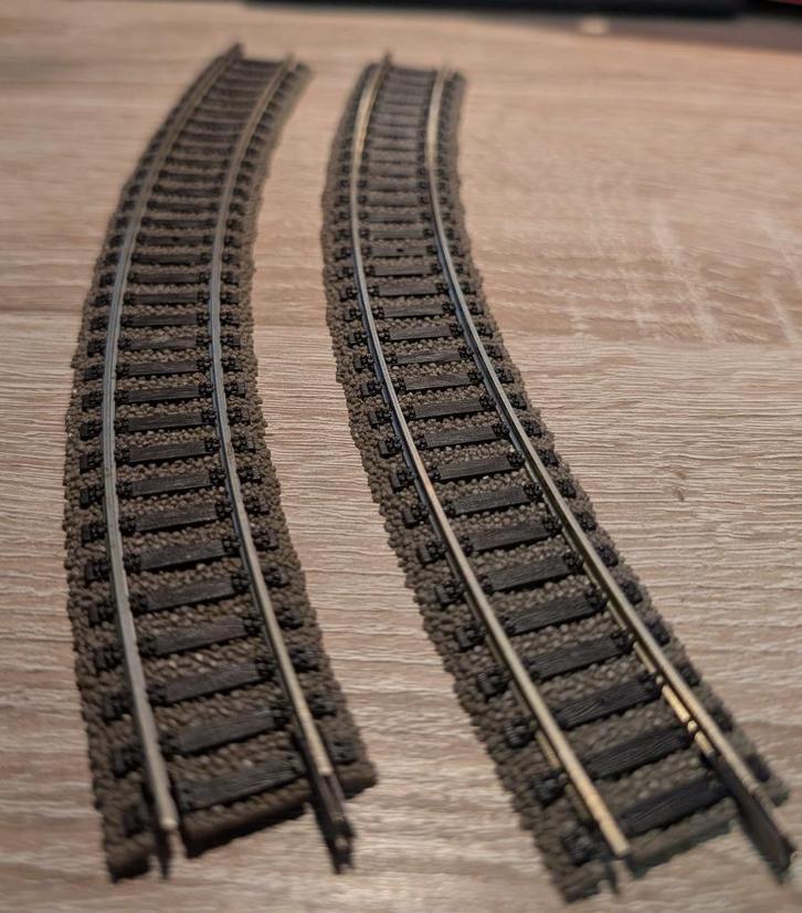 2 x Fleischmann 6120 - Gebogen rail R1, 356.5 mm, 36° (HO), Hobby en Vrije tijd, Modeltreinen | H0, Zo goed als nieuw, Rails, Fleischmann
