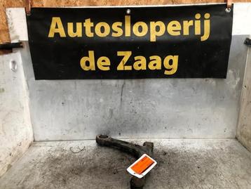 Draagarm links-voor van een Fiat 500 beschikbaar voor biedingen