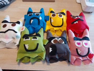 Knuffels kleurenmonsters  beschikbaar voor biedingen