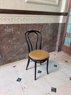 36 thonetstoelen KVADRAT, Ophalen, Zo goed als nieuw