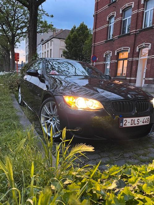 BMW 320i cabriolet, Autos, BMW, Particulier, Série 3, ABS, Airbags, Air conditionné, Bluetooth, Verrouillage central, Rétroviseurs électriques