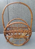 Vintage krantenhouder van rotan, Ophalen of Verzenden