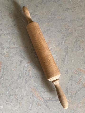 Houten deegroller beschikbaar voor biedingen