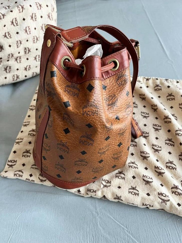 Véritable sac seau MCM vintage (années 80), Handtassen en Accessoires, Tassen | Damestassen, Gebruikt, Schoudertasje, Bruin, Ophalen of Verzenden