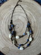 Collier avec perles bleues et blanches, Bijoux, Sacs & Beauté, Colliers, Enlèvement, Comme neuf, Blanc, Autres matériaux