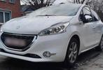 Peugeot 208-stijl, Voorwielaandrijving, Wit, Handgeschakeld, 5 deurs