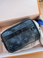 Louis Vuitton Alpha Wearable Wallet, Ophalen of Verzenden, Zo goed als nieuw