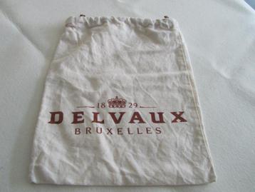 DELVAUX Linnen tashoes met logo beschikbaar voor biedingen