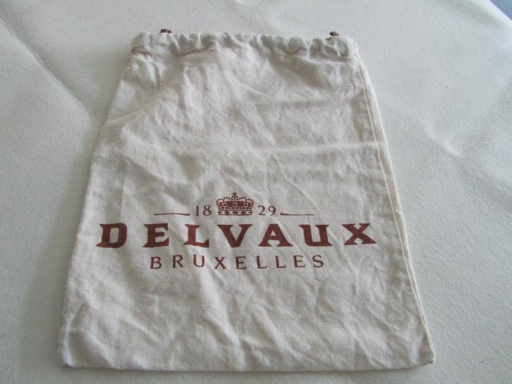 DELVAUX Linnen tashoes met logo, Handtassen en Accessoires, Tassen | Schoudertassen, Verzenden