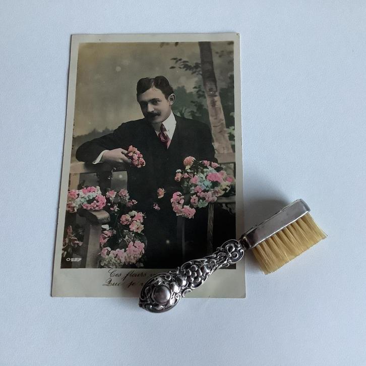 Antiek zilveren snorrenborsteltje uit 1904, Antiek en Kunst, Curiosa en Brocante, Ophalen