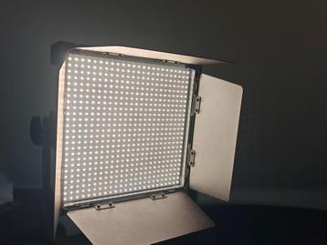 LEDgo 600MCSII Bicolore - Lampe vidéo LED + Softbox disponible aux enchères