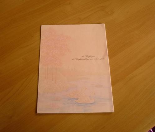 Roze briefpapier en envelop zwanen meer, Diversen, Schrijfwaren, Ophalen of Verzenden