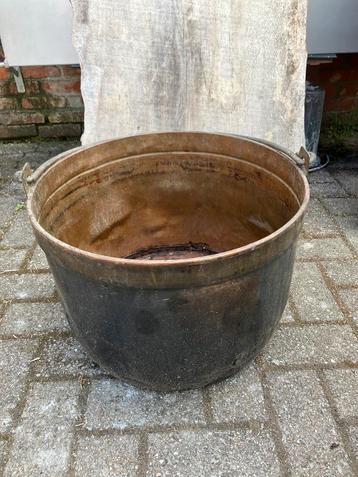 Koperen ketel beschikbaar voor biedingen