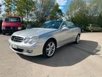 MERCEDES CLK 200KOMPRESOR VAN 2007 MET LEDER NAVI AUTOMAT, Auto's, Mercedes-Benz, Te koop, Zilver of Grijs, CLK, Benzine