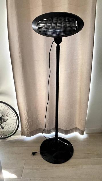 Terrasverwarmer met voet (nieuw) beschikbaar voor biedingen
