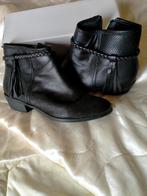 Zwarte enkellaarsjes,rits,sierband,hak:4 cm;maat:40., Enlèvement ou Envoi, Comme neuf, Boots et Botinnes, Noir