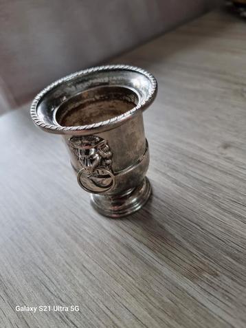 Miniature argenté decoration, Enlèvement