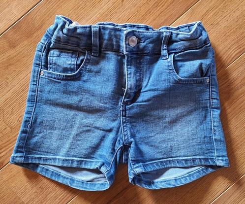 Guess jeansshort 128, Kinderen en Baby's, Kinderkleding | Maat 128, Gebruikt, Meisje, Broek, Ophalen of Verzenden
