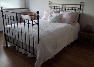 Antiek spijlenbed, brocante, vintage, de Hebberij beschikbaar voor biedingen