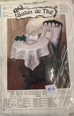 Tafelkleed 90x90 cm + 6 servetten, Hobby en Vrije tijd, Nieuw, Handborduren, Ophalen of Verzenden