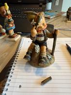 Hummel - zitten jongen, stok - nr315 12,4cm, Verzamelen, Ophalen, Zo goed als nieuw