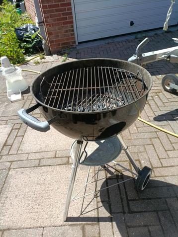 Weber barbecue 57cm  beschikbaar voor biedingen