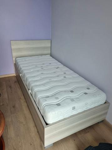 Compleet 1-persoonsbed zo goed als nieuw beschikbaar voor biedingen