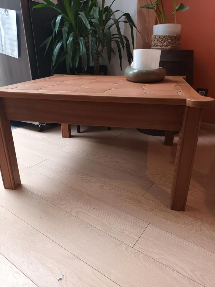 Belle table basse vintage en bois et carrelage., Huis en Inrichting, Tafels | Salontafels, Ophalen of Verzenden