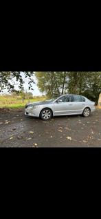 Skoda Superb 2011 - 1.6 TDI - 192 000, Auto's, Skoda, Voorwielaandrijving, Euro 5, Zwart, Parkeersensor