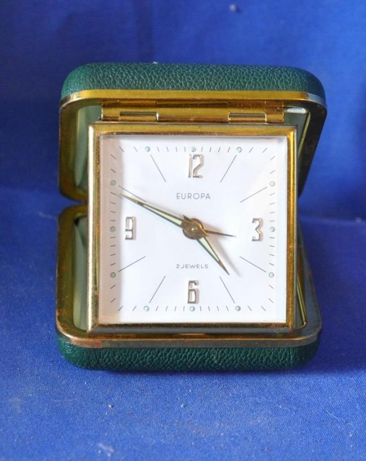 reveil de voyage europa boitier etui vert, Antiquités & Art, Antiquités | Horloges, Enlèvement ou Envoi