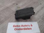 ACCUBAKDEKSEL Volkswagen Golf VI (5K1) (01-2008/11-2013), Auto-onderdelen, Gebruikt, Volkswagen
