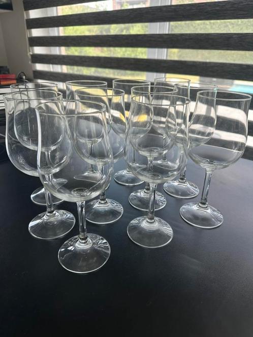 Lot de 11 verres à vin – Excellent état, Verzamelen, Glas en Drinkglazen, Zo goed als nieuw, Ophalen