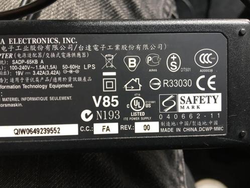 Adapter electronics en Toshiba (zie foto's), Computers en Software, Accu's en Batterijen, Zo goed als nieuw, Ophalen of Verzenden