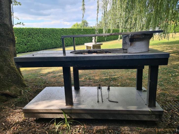 Grand barbecue / BBQ  - desserte 2 niveaux en inox, Tuin en Terras, Houtskoolbarbecues, Gebruikt, Ophalen