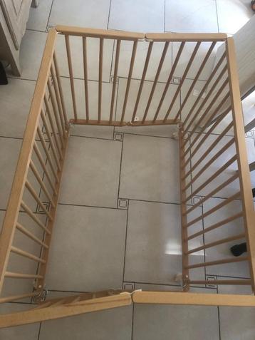 opvouwbare houten box + * MATRAS* beschikbaar voor biedingen