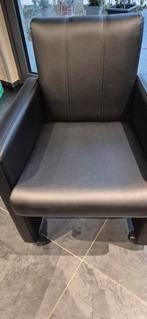 8 zwarte zeteltjes op wielen, Huis en Inrichting, Stoelen, Ophalen, Zo goed als nieuw
