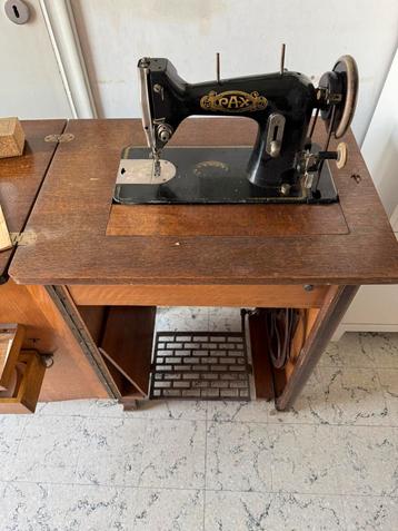 Pax naaimachine beschikbaar voor biedingen