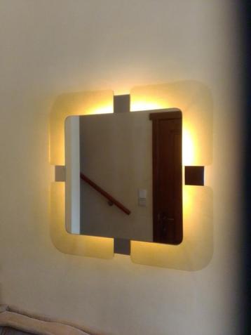 Miroir lumineux rétroéclairé  Années 70 Space Age beschikbaar voor biedingen