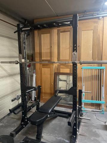 Fitness Power rack en gewichten beschikbaar voor biedingen