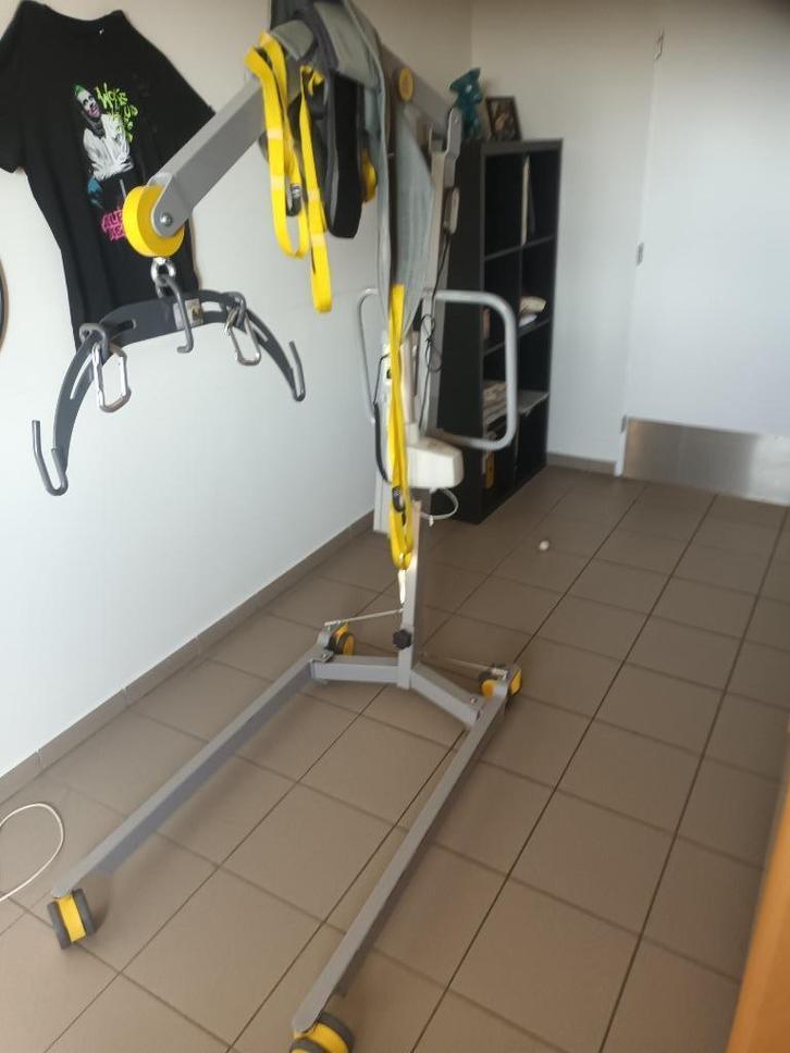 Tillift mobiele handmachine 1640, Diversen, Verpleegmiddelen, Nieuw, Ophalen