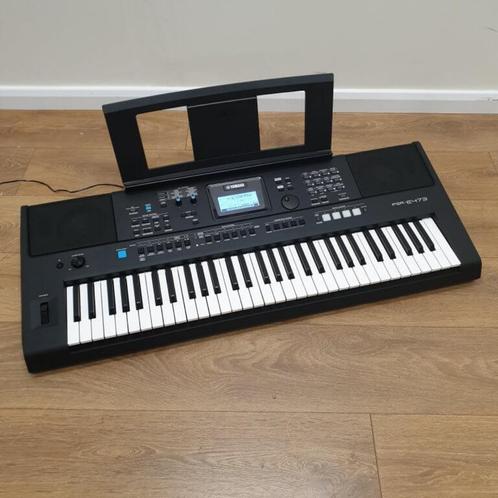 Yamaha PSR-E473, Musique & Instruments, Claviers, Comme neuf, 61 touches, Yamaha, Sensitif, Connexion MIDI, Enlèvement