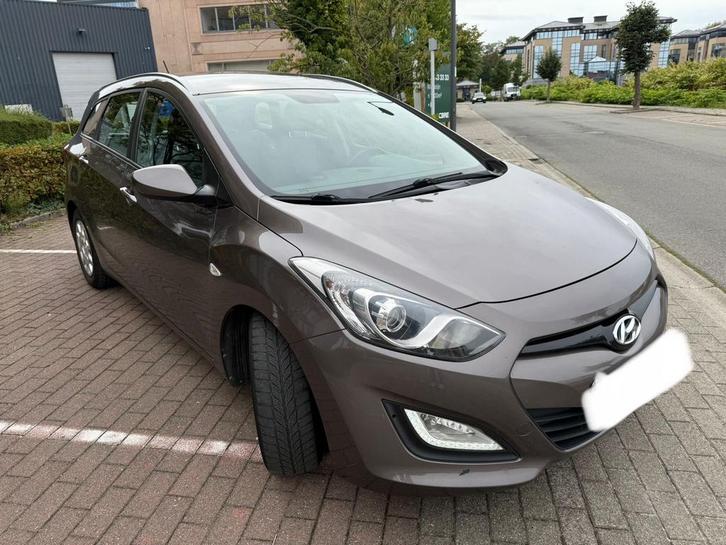 Hyundai i30 -2014 - 110ch, Auto's, Hyundai, Particulier, i30, Diesel, Euro 5, Break, 5 deurs, Handgeschakeld, Bruin, Zwart, Stof