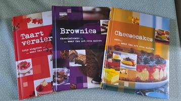 Taart versieren, cheesecakes, brownies - 3 x Kookboek Rebo  beschikbaar voor biedingen