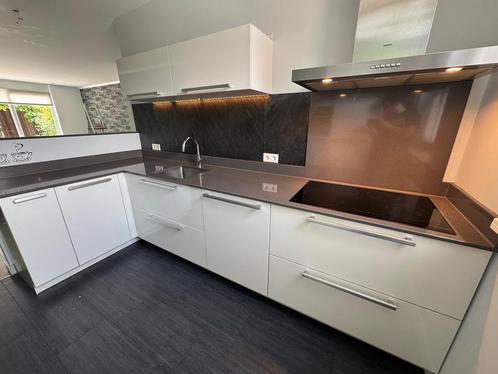 Complete Moderne Hoekkeuken + Apparatuur + GEDEMONTEERD, Huis en Inrichting, Keuken | Complete keukens, Hoekkeuken, Wit, Composiet