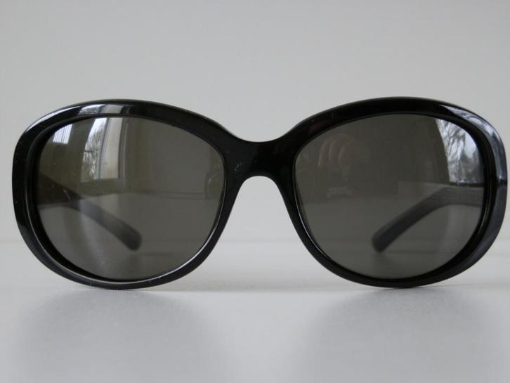 Polaroid zonnebril. Polaroid P8909 A., Handtassen en Accessoires, Zonnebrillen en Brillen | Dames, Zo goed als nieuw, Zonnebril